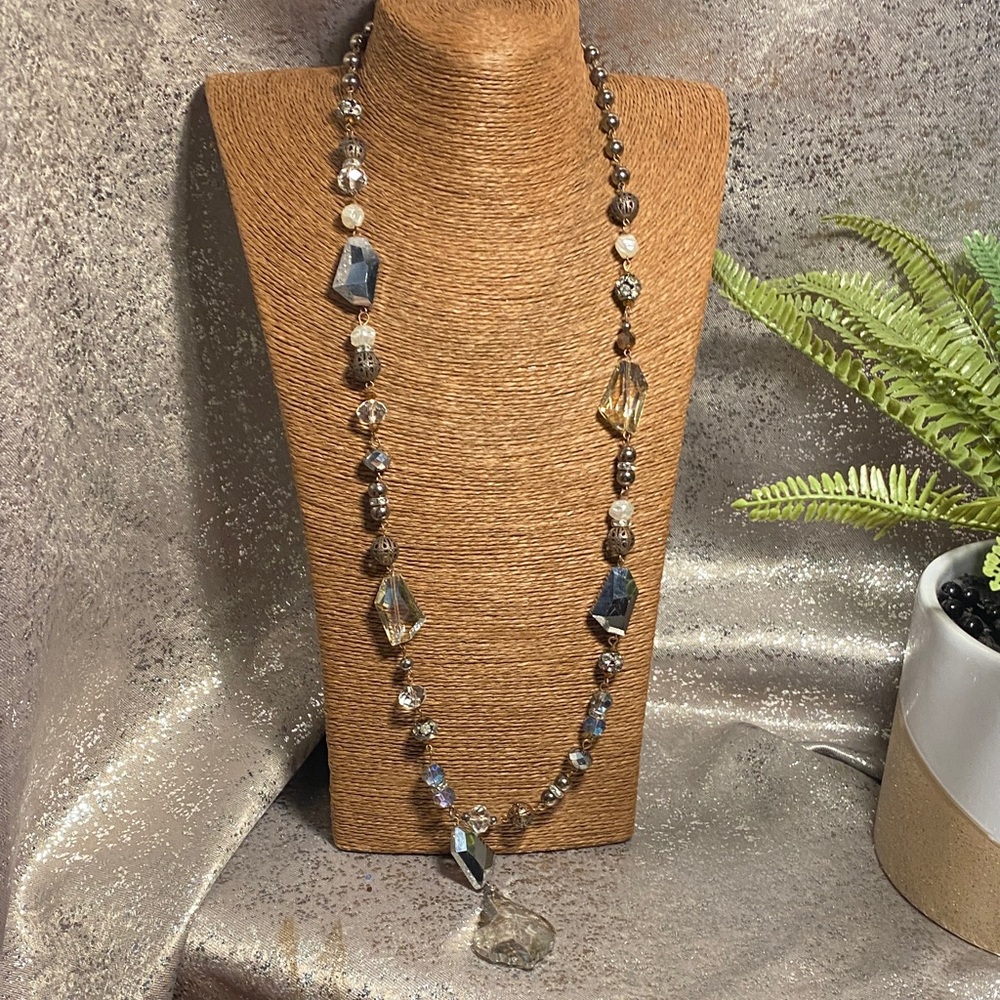 Elegant Crystal Beaded Necklace